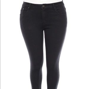 Women’s stretch black jeans